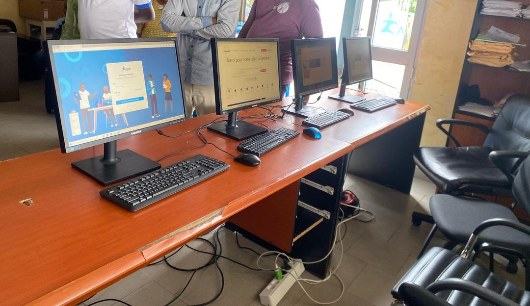 Salle informatique multiposte – Agence Congolaise Pour l’Emploi